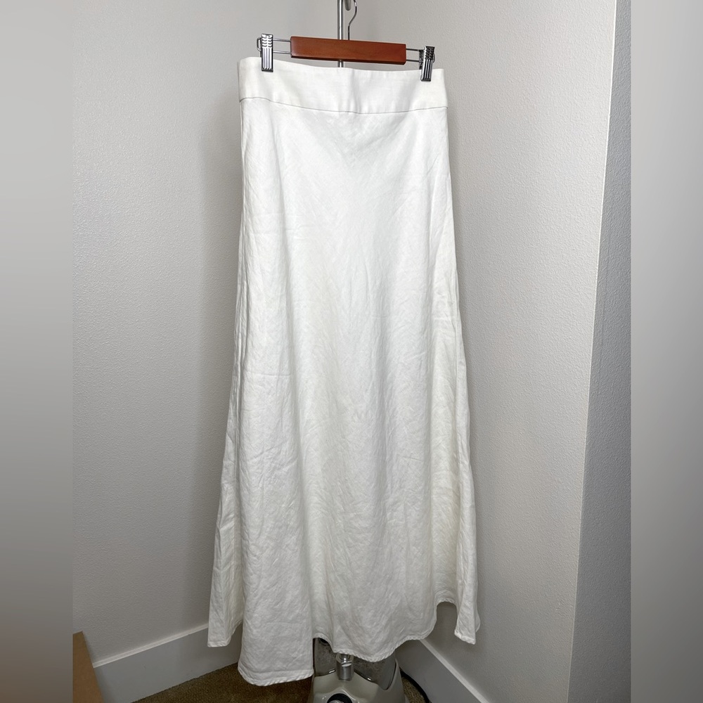 Banana Republic maxi linen skirt size 0 petite white color
